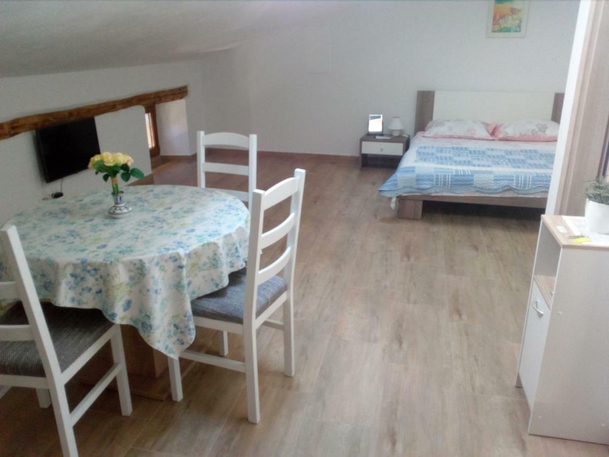 Apartment Elena Bale Zewnętrze zdjęcie