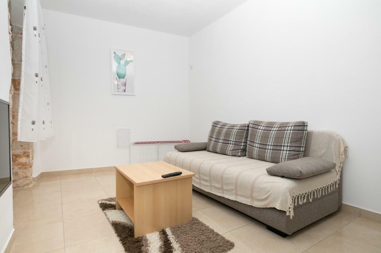 Apartment Elena Bale Zewnętrze zdjęcie