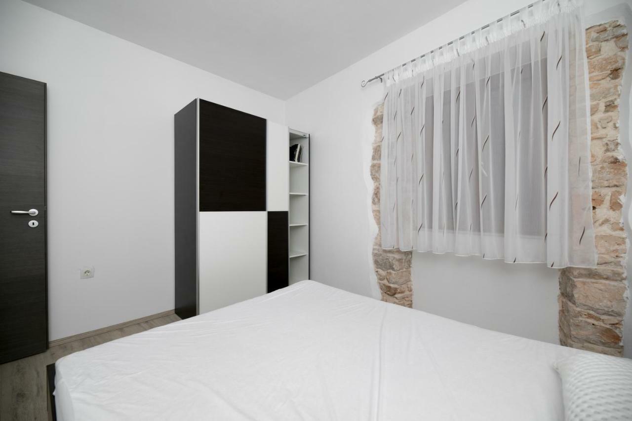 Apartment Elena Bale Zewnętrze zdjęcie