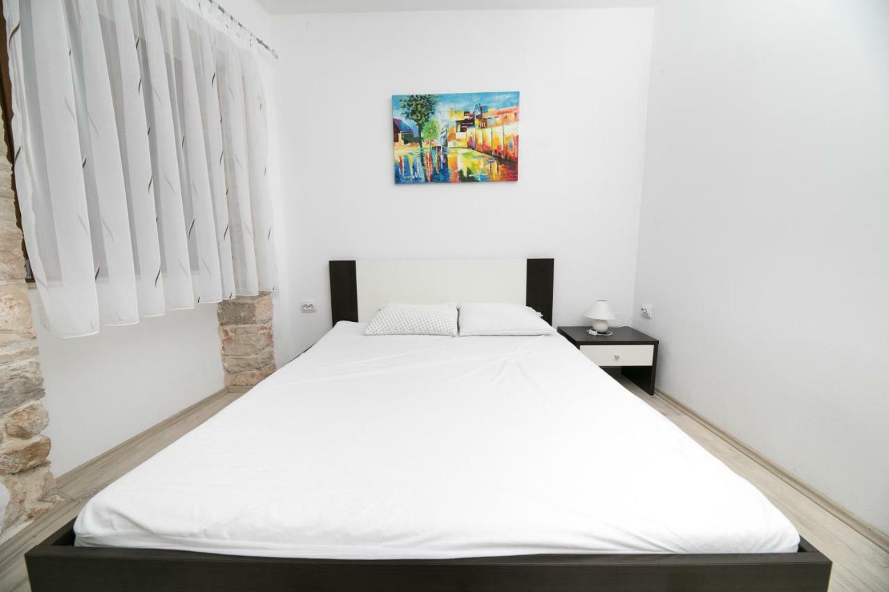 Apartment Elena Bale Zewnętrze zdjęcie