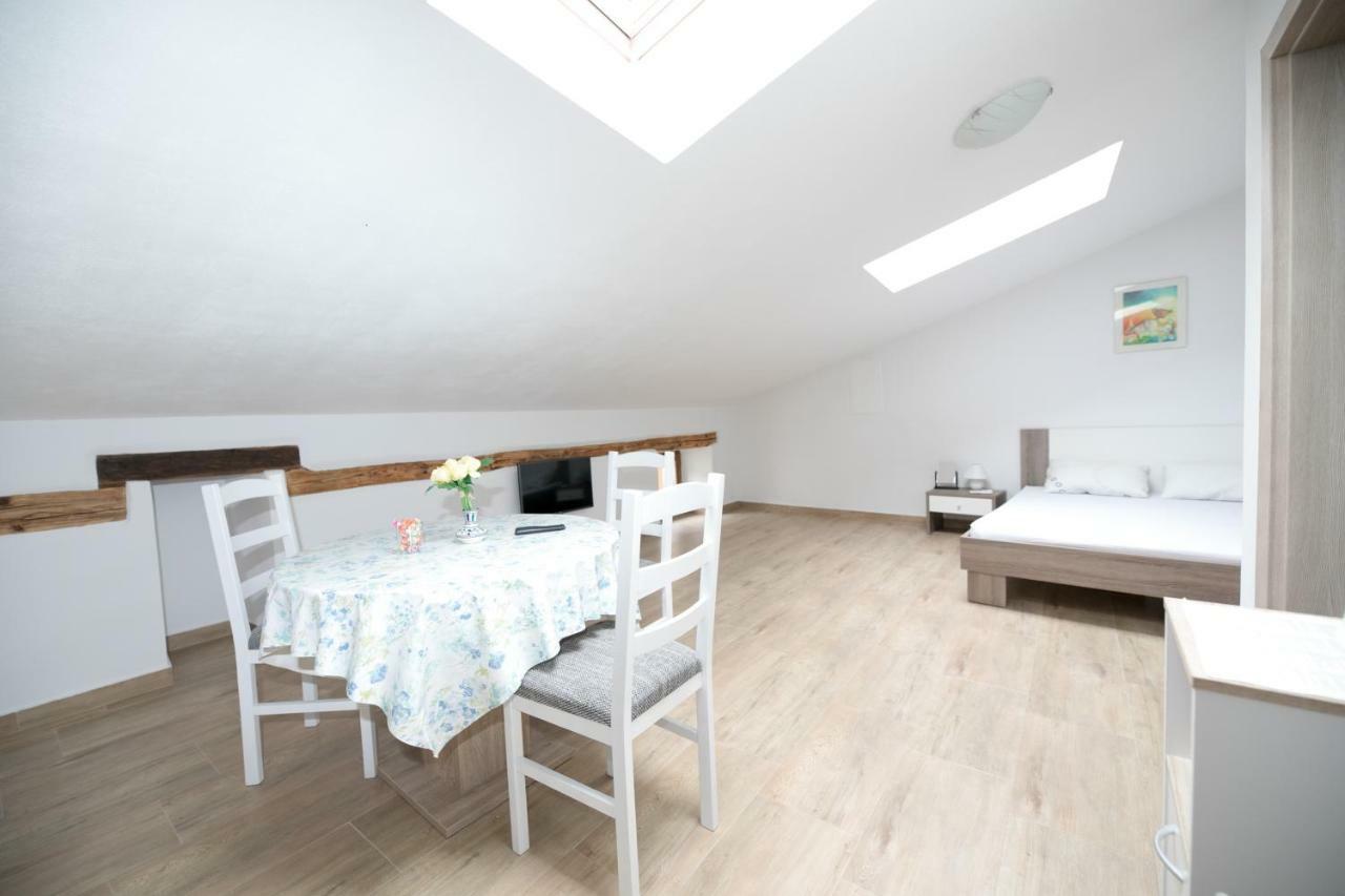 Apartment Elena Bale Zewnętrze zdjęcie